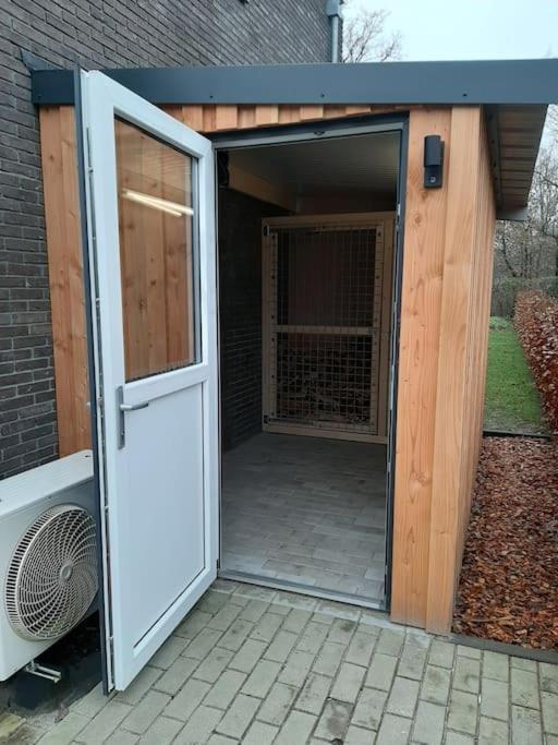 Vakantiehuis Eikzicht Gelegen Aan Het Bos Elsloo  Kültér fotó